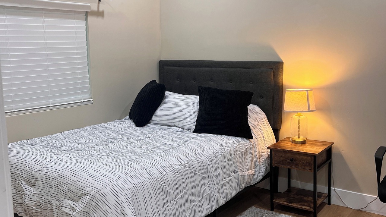 Photo of Bedroom in Allied Gardens