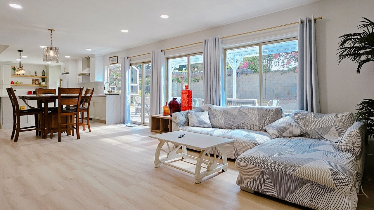 Photo of Livingroom in Fullerton