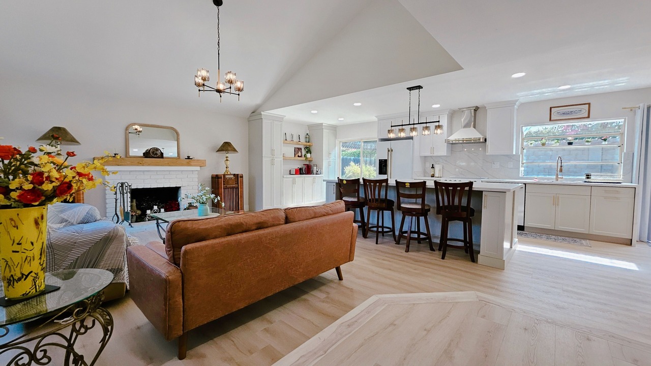 Photo of Livingroom in Fullerton