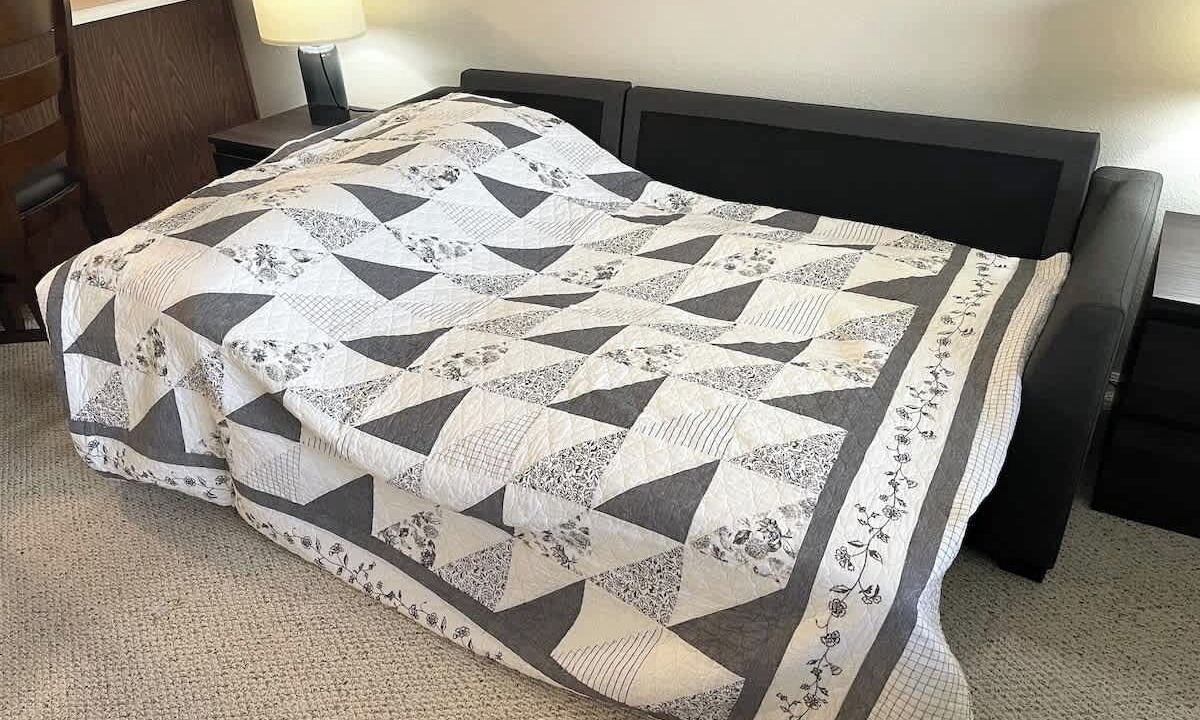 Photo of Bedroom in Lincoln City
