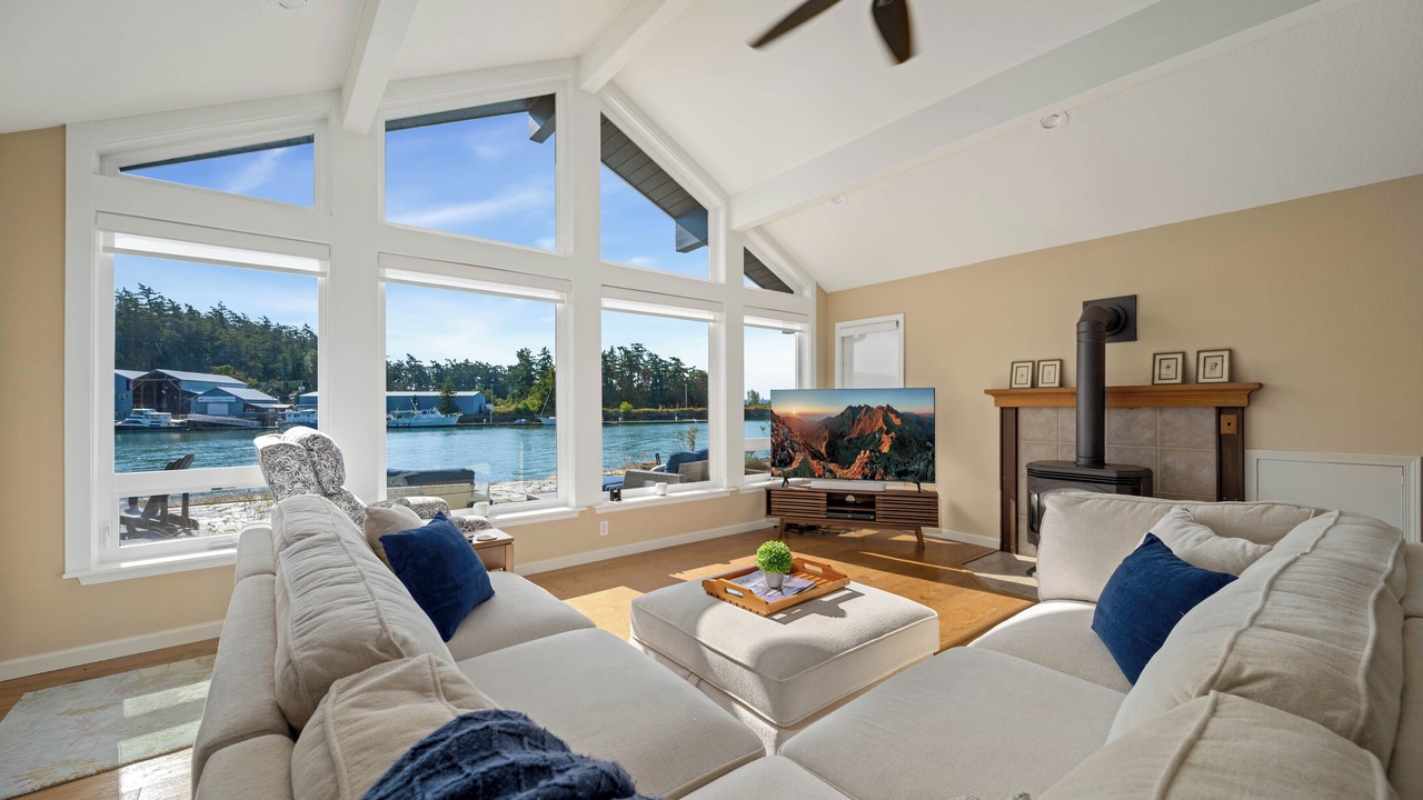 Photo of Livingroom in La Conner