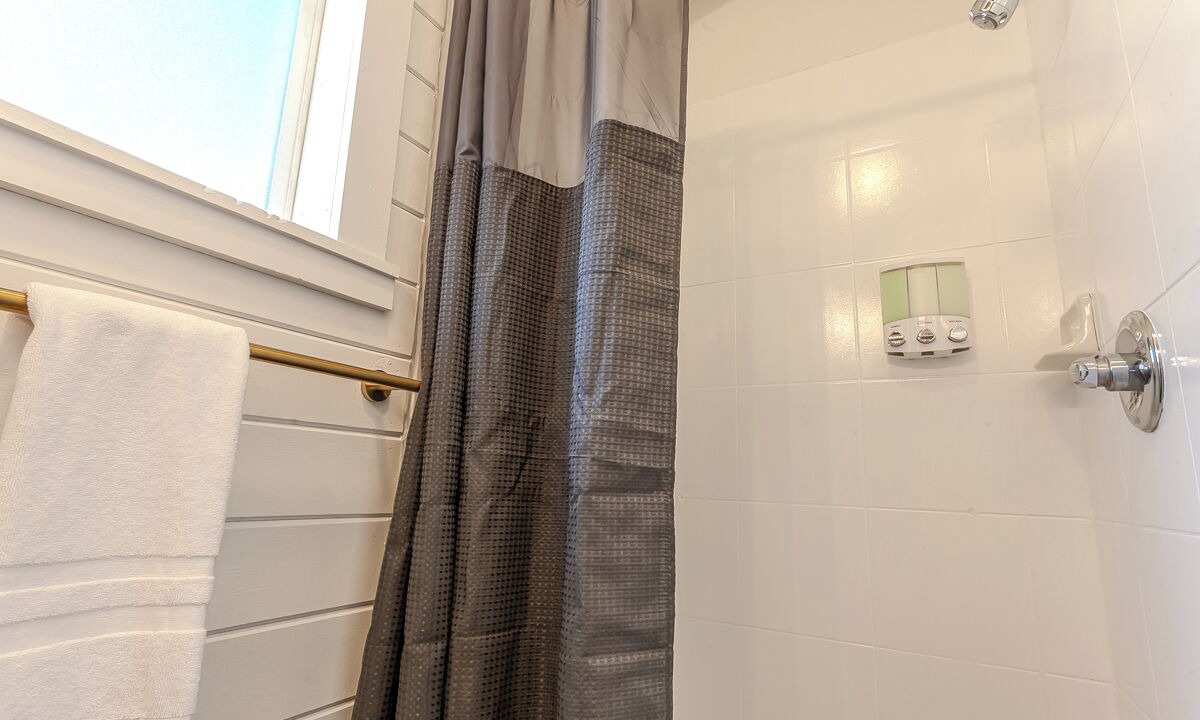 Photo of Bathroom in Sierra Tract