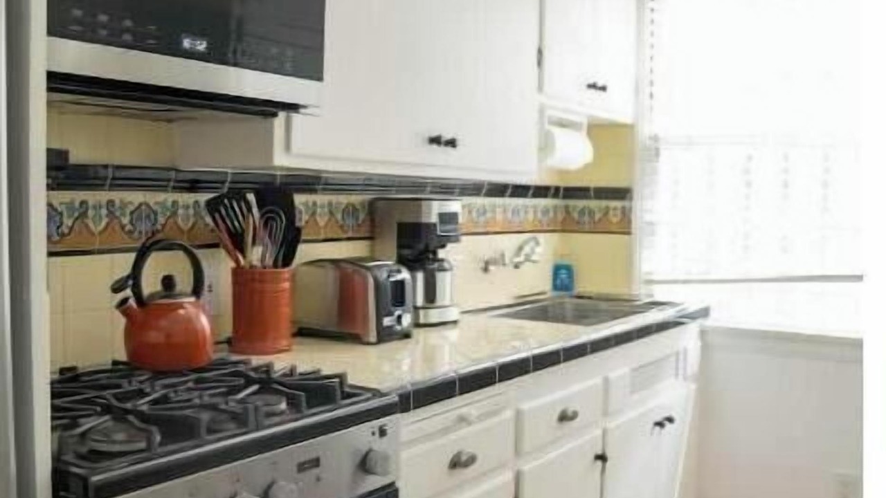 Photo of Kitchen in North of Wilshire