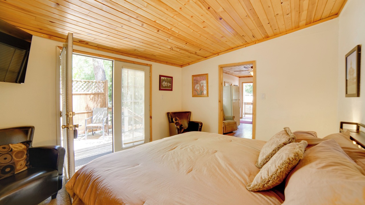 Photo of Bedroom in Cobb