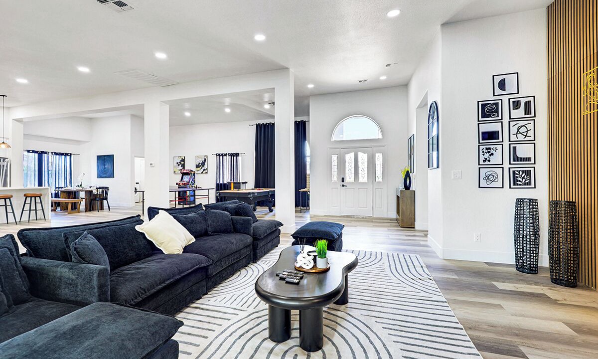 Photo of Livingroom in Desert Hills