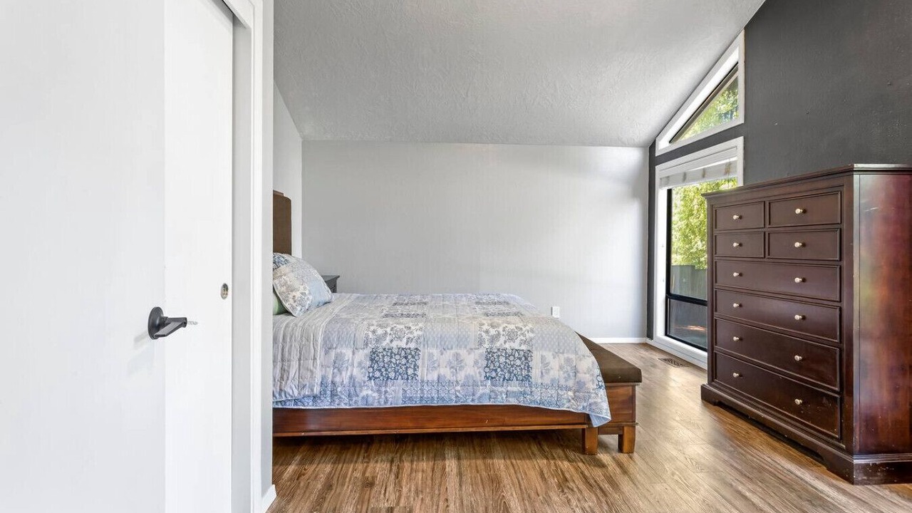 Photo of Bedroom in Sherwood - Tualatin South