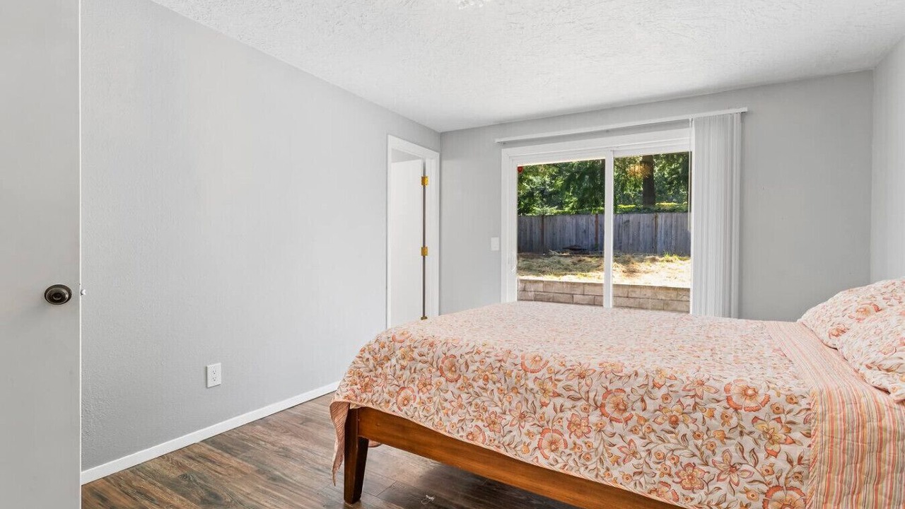 Photo of Bedroom in Sherwood - Tualatin South