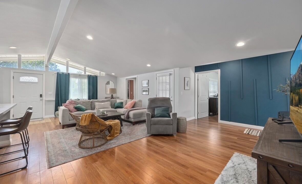 Photo of Livingroom in Northwest Anaheim