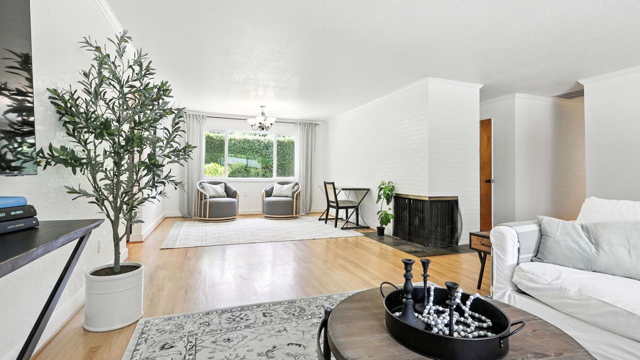 Photo of Livingroom in Ellsworth