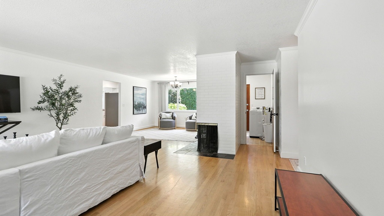 Photo of Livingroom in Ellsworth
