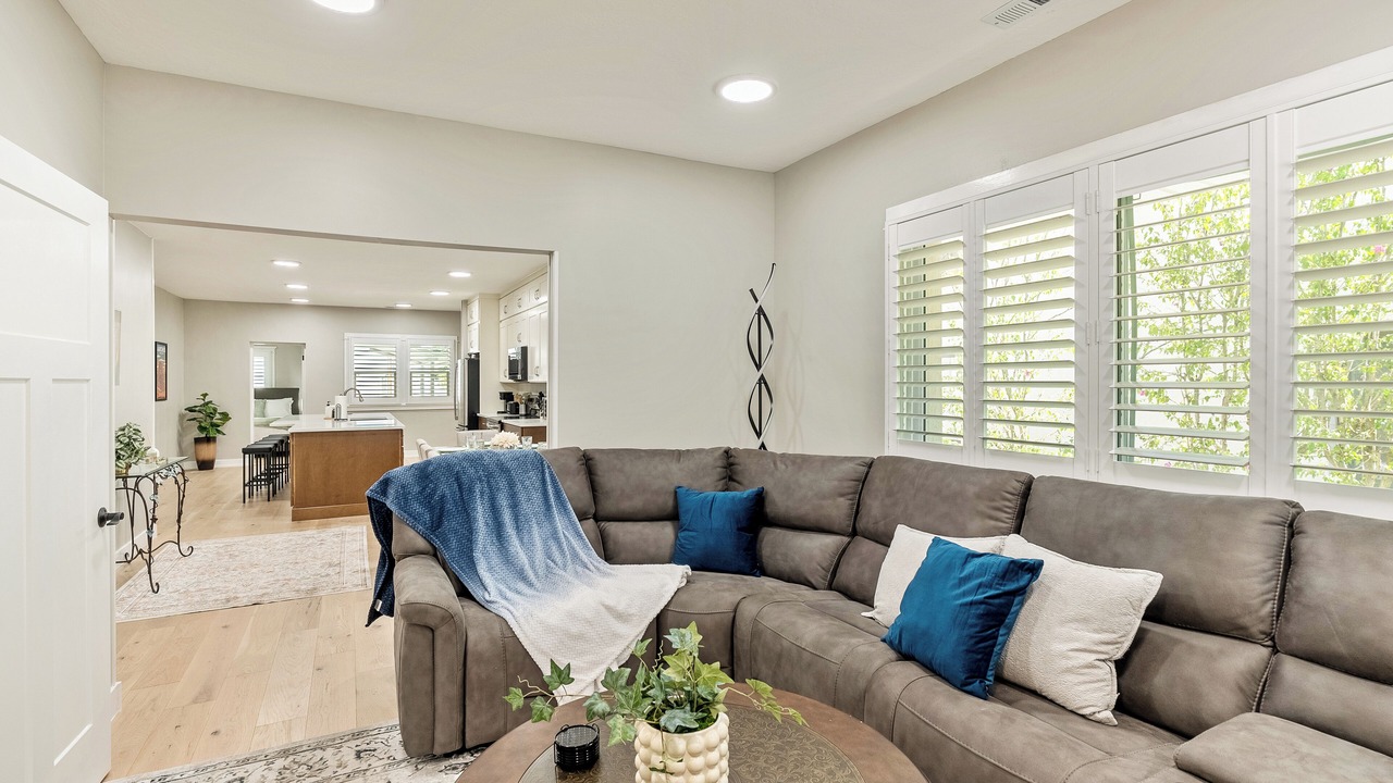 Photo of Livingroom in East Central