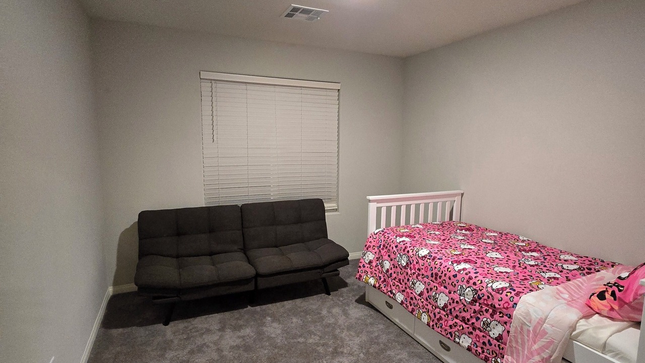 Photo of Bedroom in Pittmann