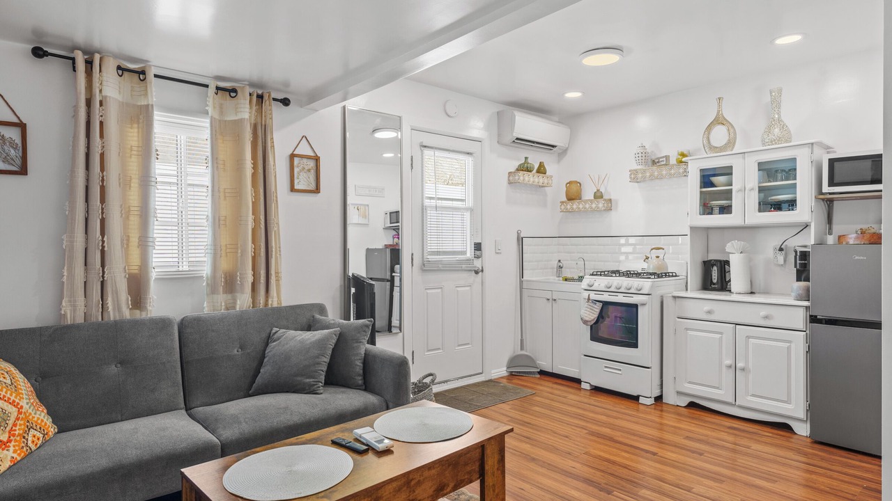 Photo of Livingroom in Hawthorne
