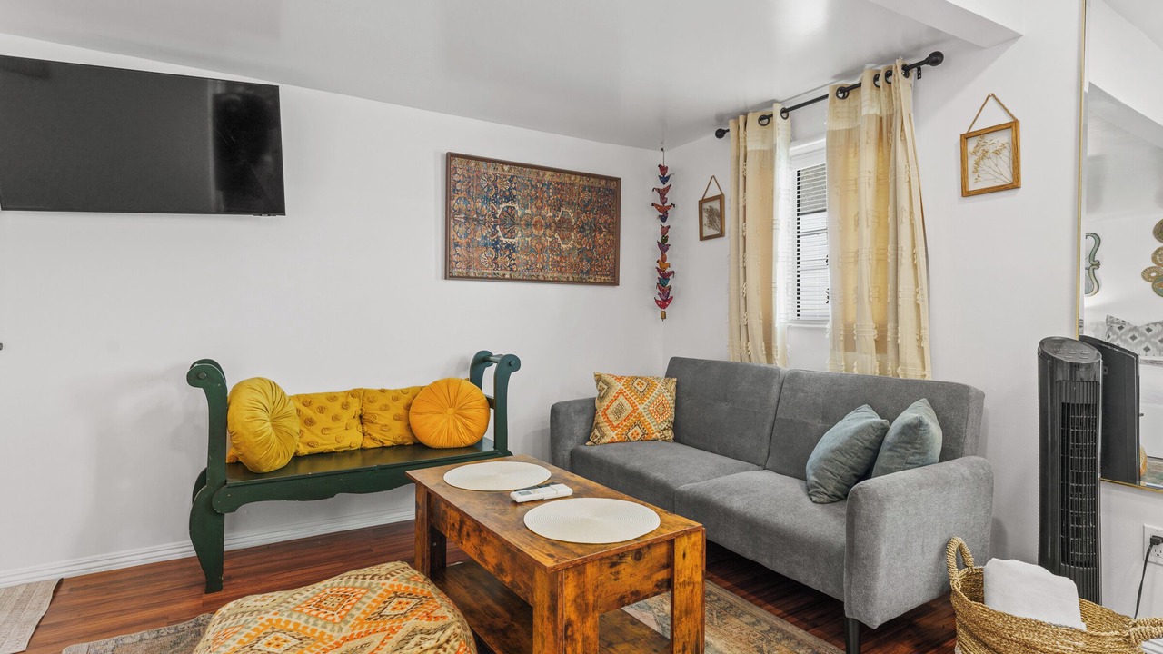 Photo of Livingroom in Hawthorne