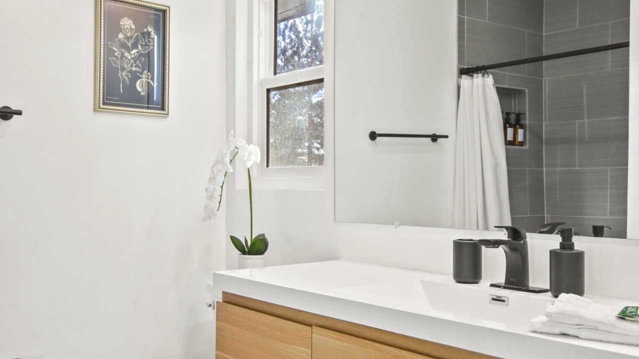 Photo of Bathroom in Moonridge