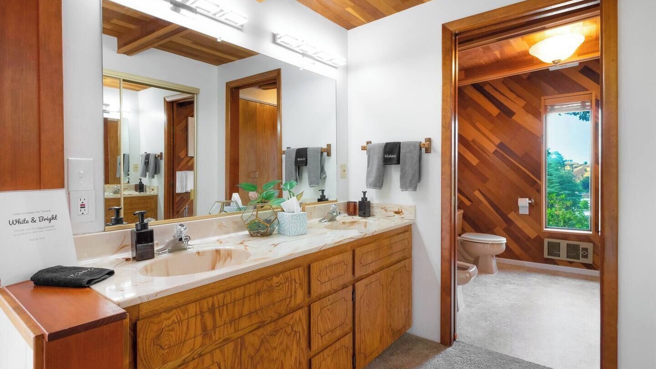 Photo of Bathroom in Roseburg