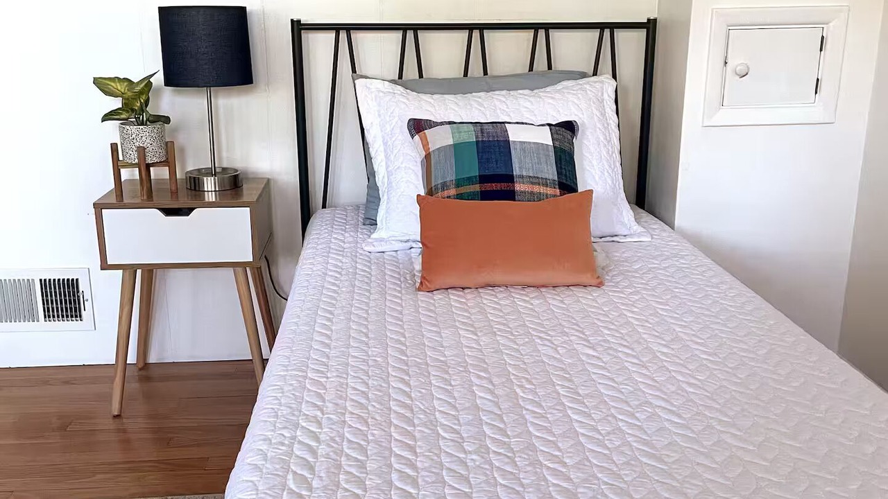 Photo of Bedroom in Roseburg