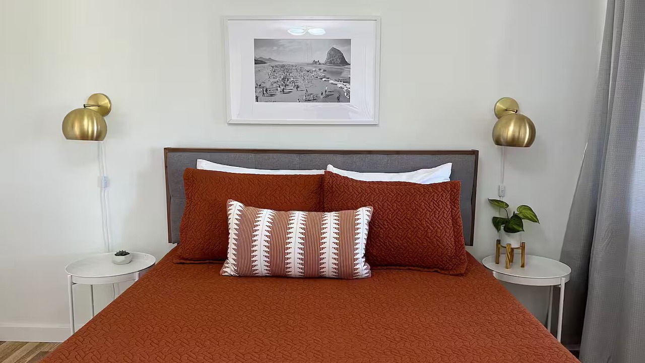 Photo of Bedroom in Roseburg
