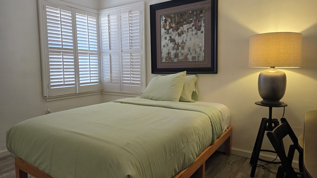 Photo of Bedroom in Oleander - Sunset