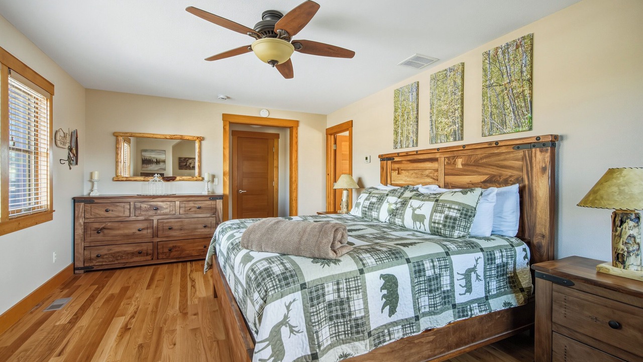 Photo of Bedroom in Sisters