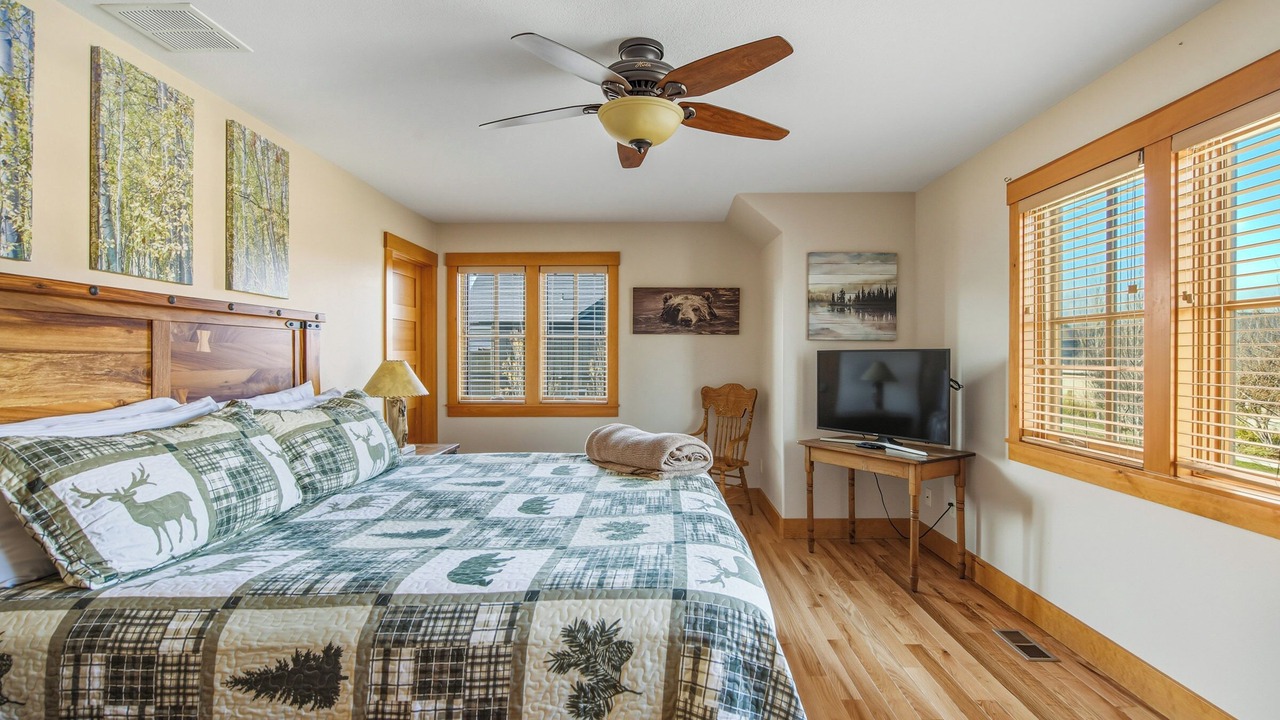 Photo of Bedroom in Sisters