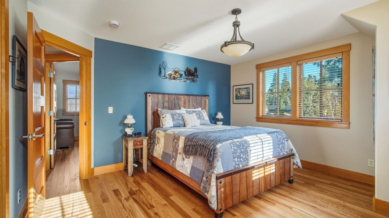 Photo of Bedroom in Sisters