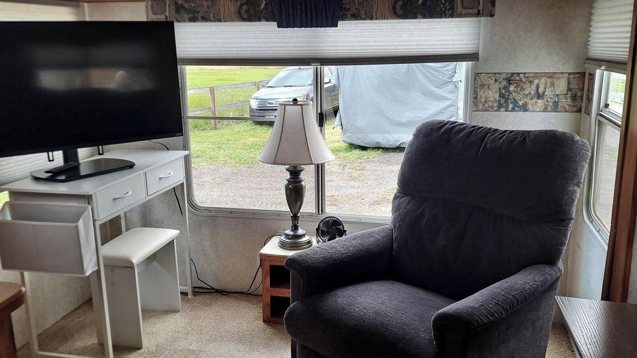 Photo of Livingroom in Benton County