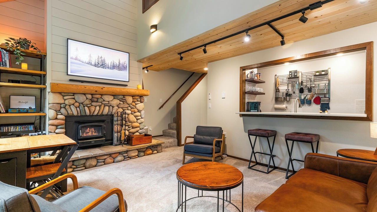 Photo of Bedroom in Glacier