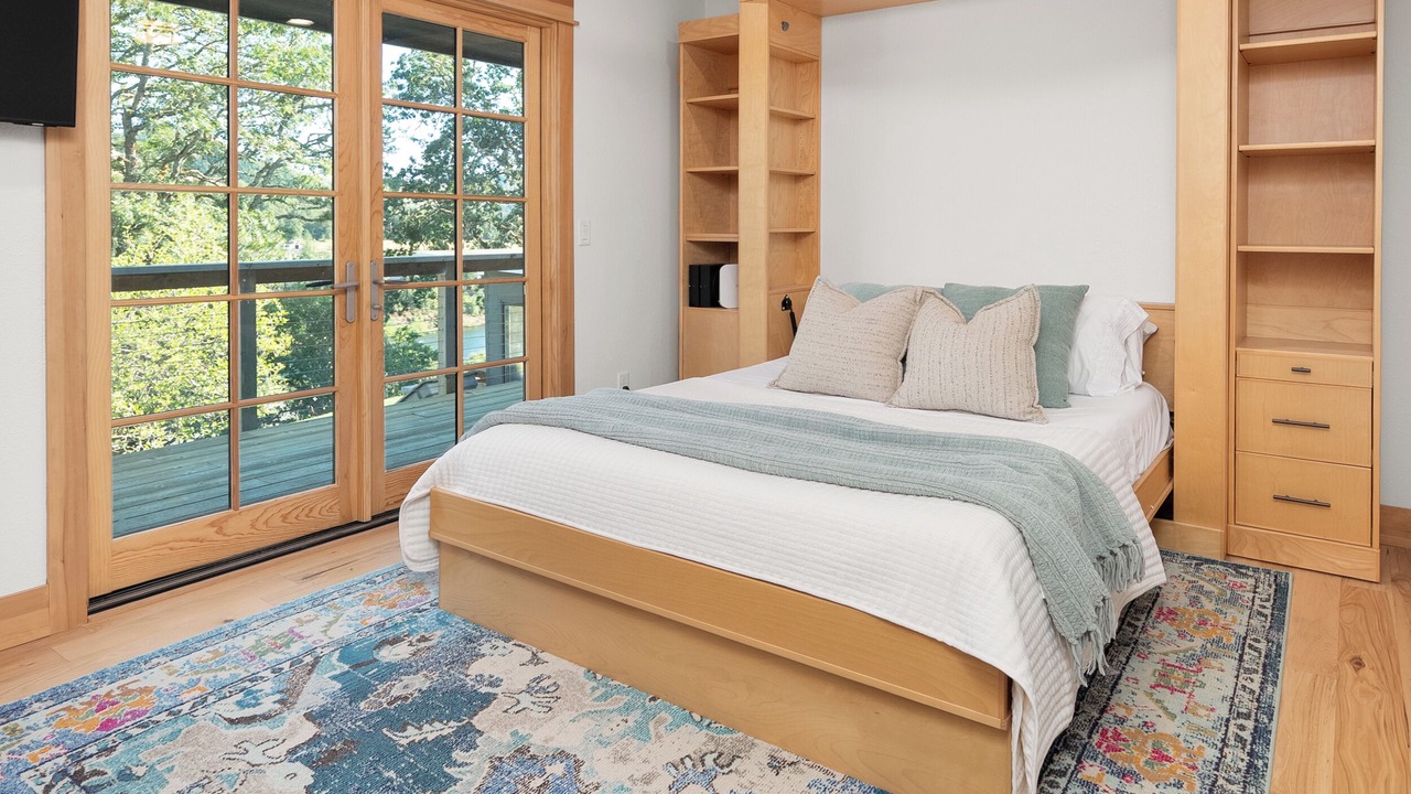 Photo of Bedroom in Roseburg