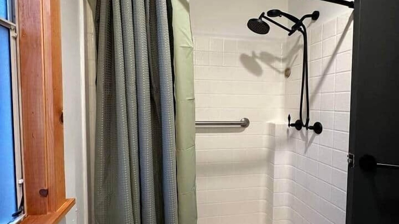 Photo of Bathroom in Covelo