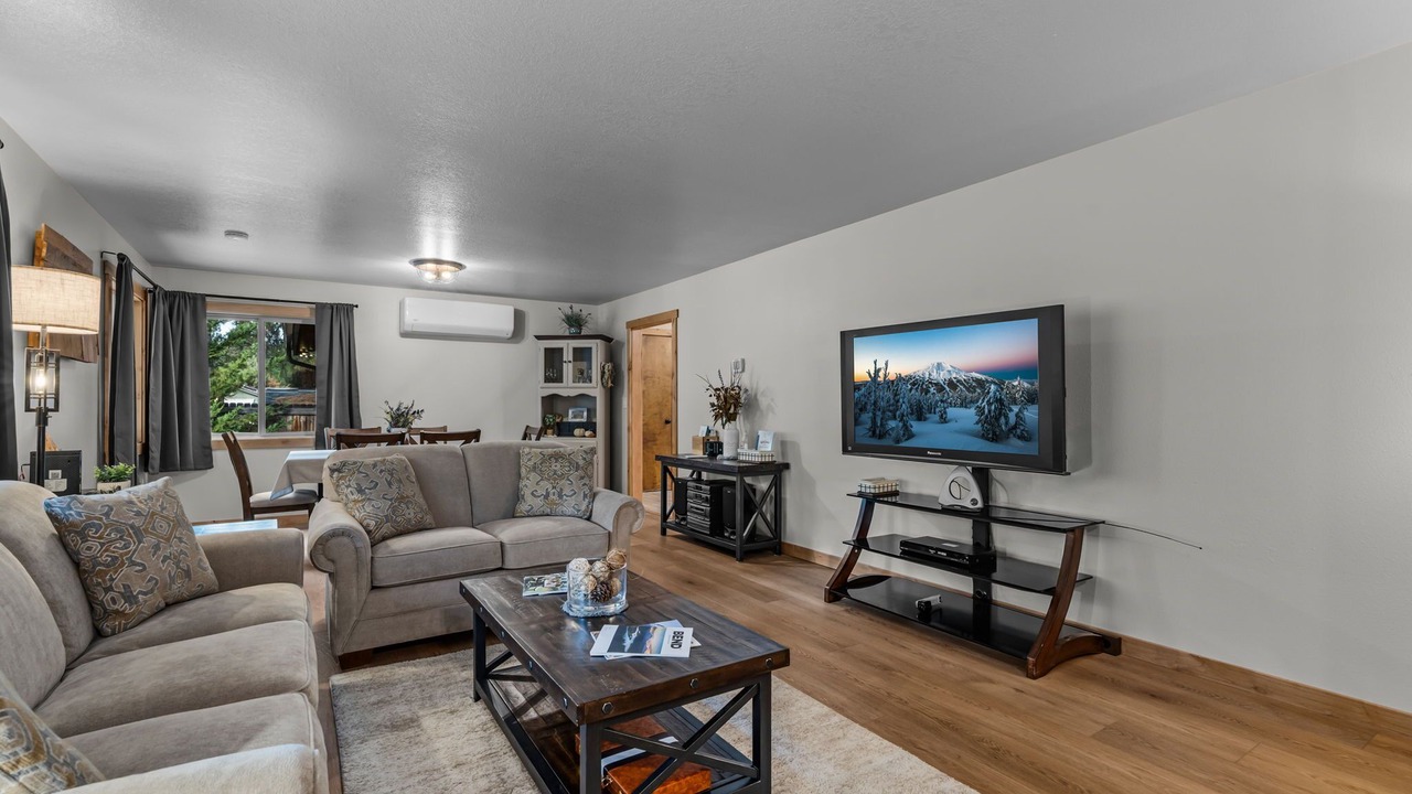 Photo of Livingroom in Southwest Bend