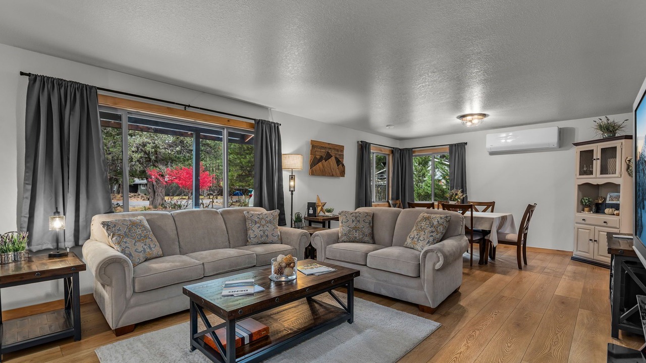Photo of Livingroom in Southwest Bend