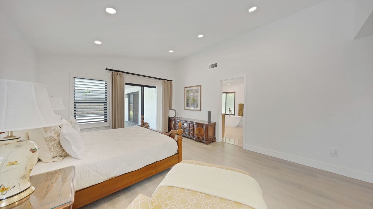 Photo of Bedroom in Walnut