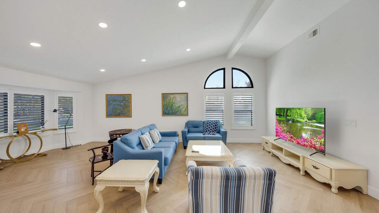 Photo of Livingroom in Walnut