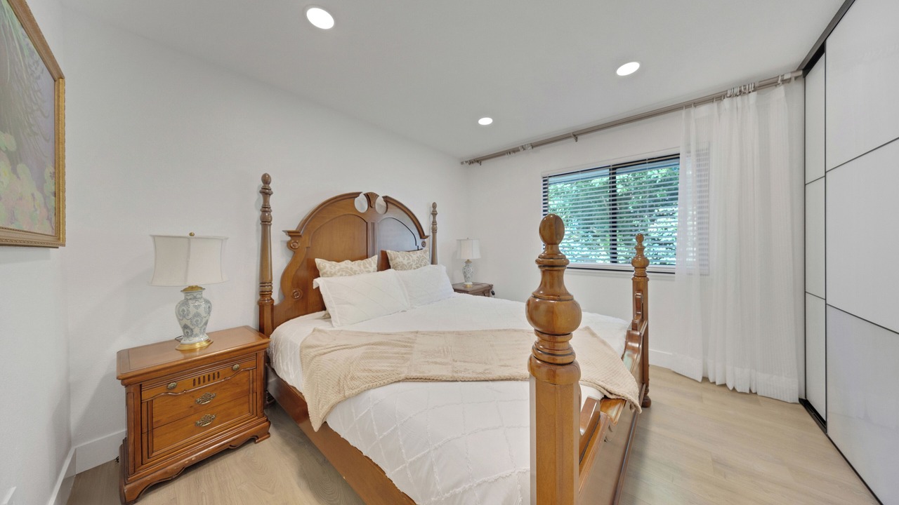 Photo of Bedroom in Walnut