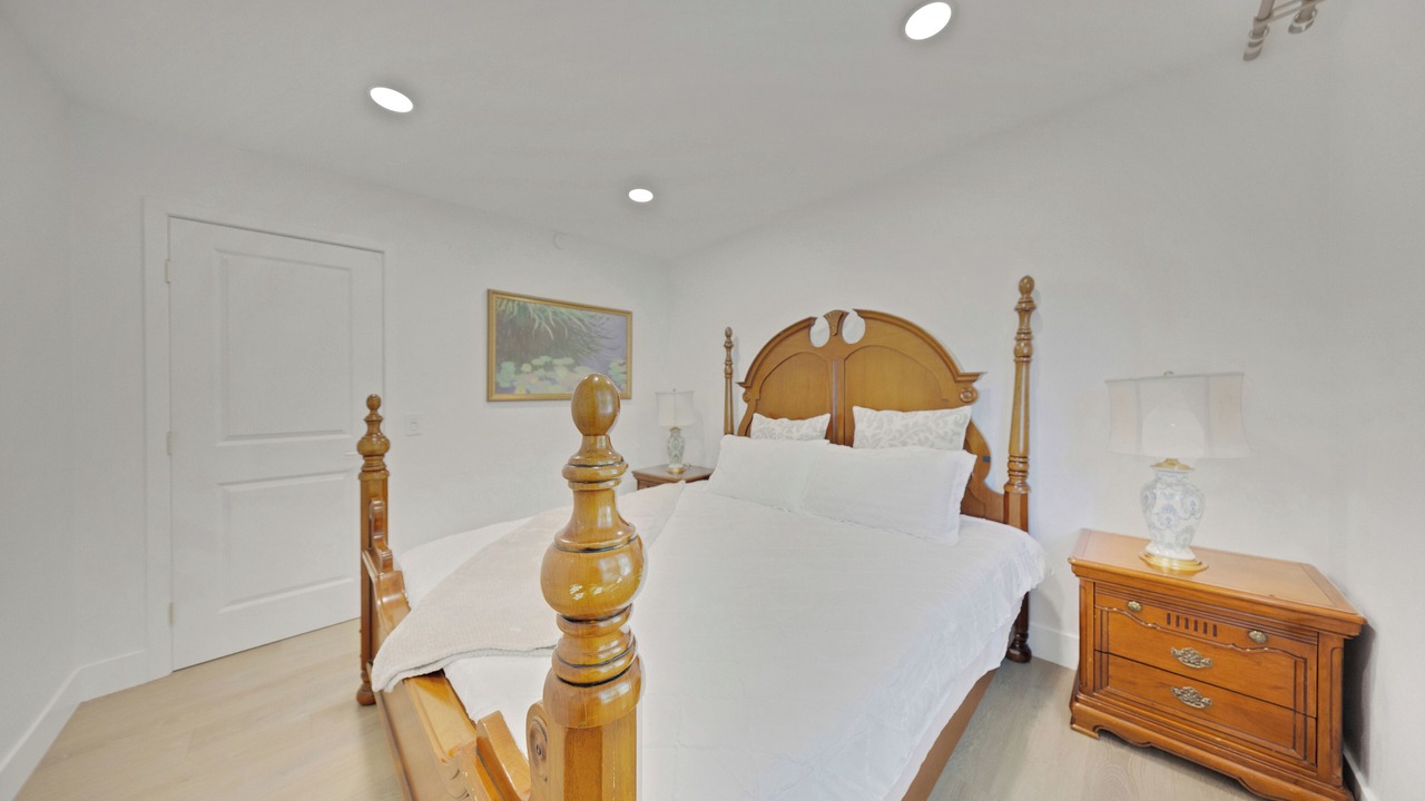 Photo of Bedroom in Walnut