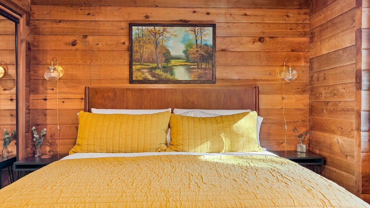 Photo of Bedroom in Eagle Mountain Estates