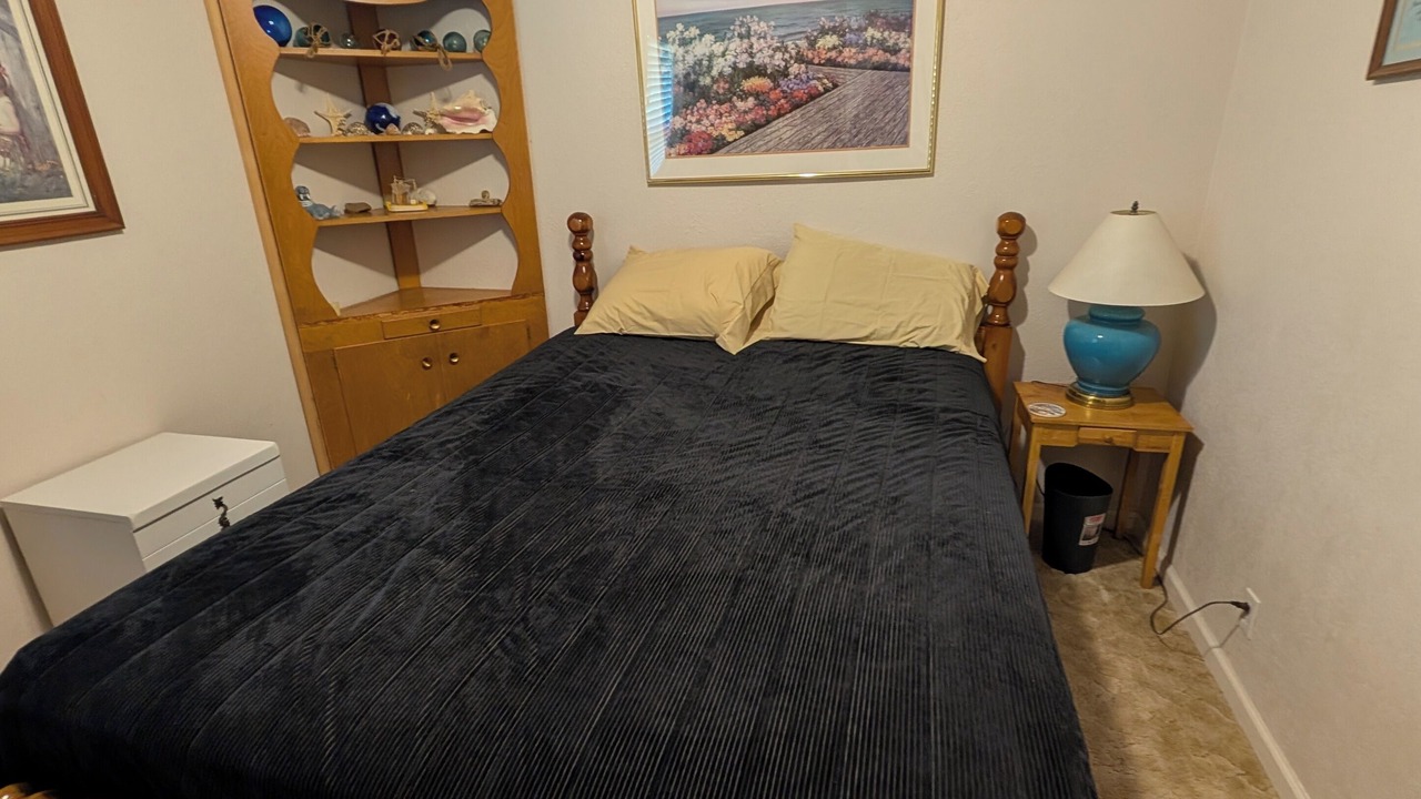 Photo of Bedroom in Lincoln Beach