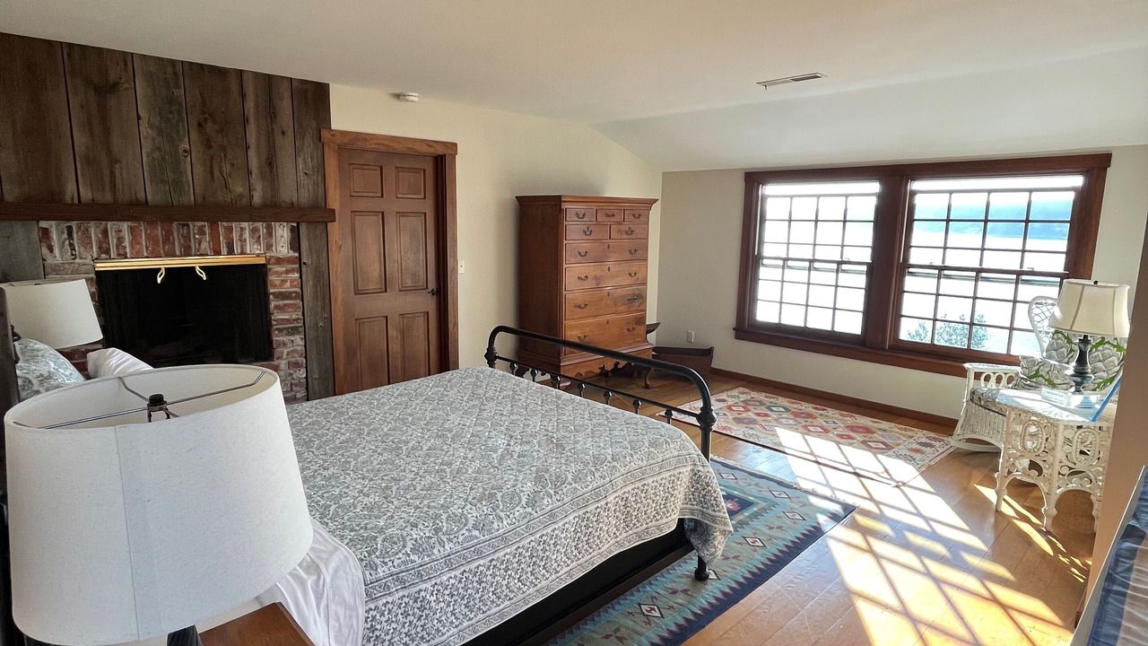 Photo of Bedroom in University Place