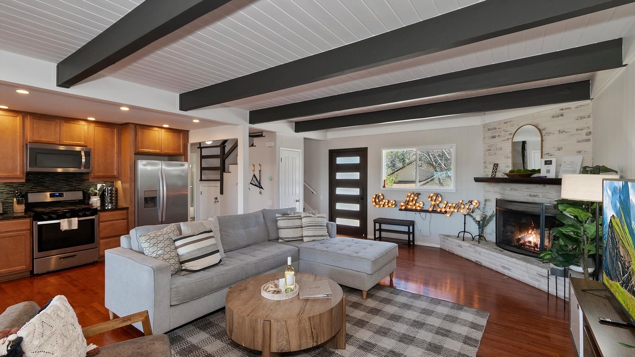 Photo of Livingroom in Cedar Glen