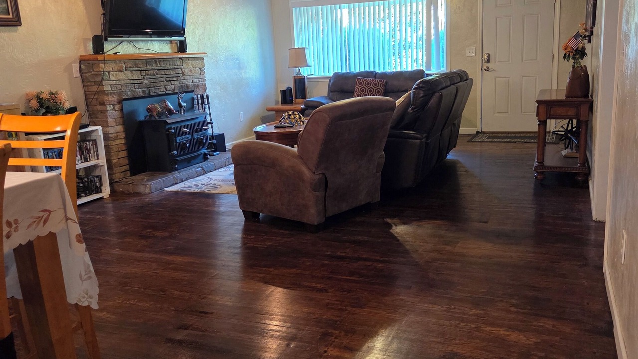 Photo of Livingroom in Enterprise