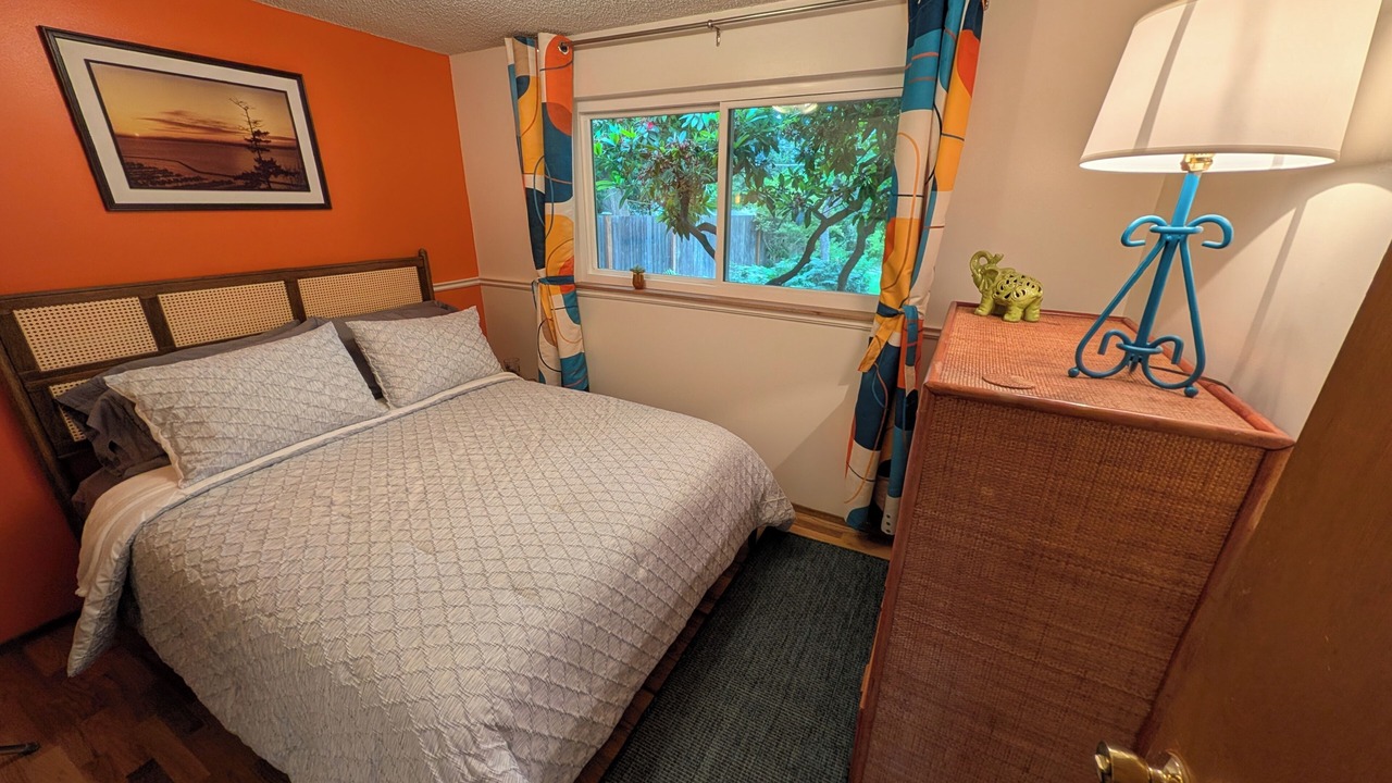 Photo of Bedroom in The Bowl of Edmonds