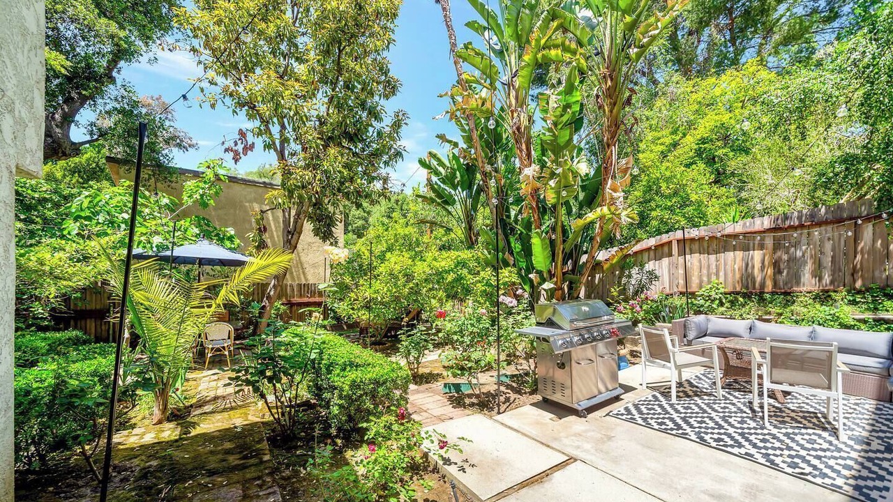 Photo of Patio Balcony in Woodland Hills