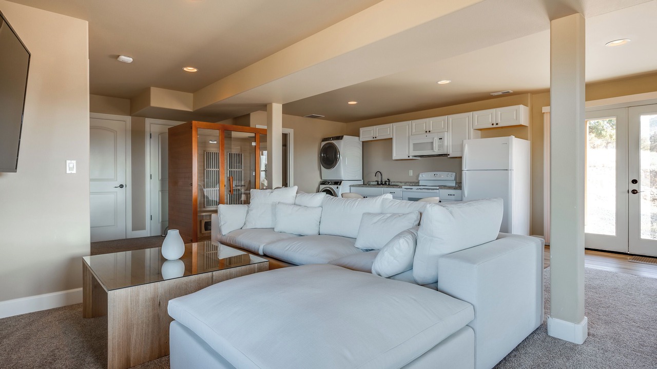 Photo of Livingroom in Powell Butte