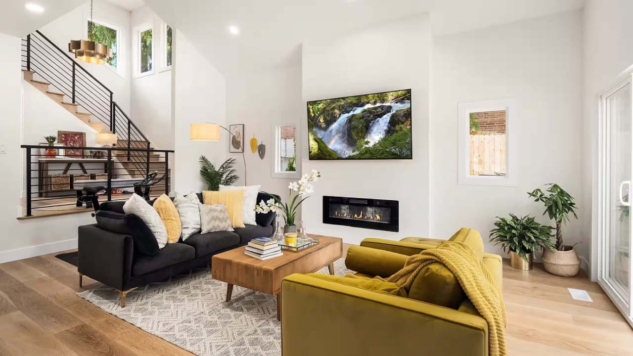 Photo of Livingroom in Haller Lake
