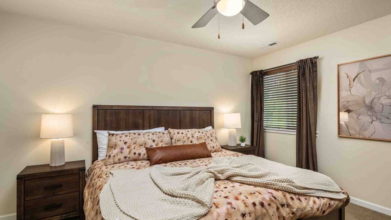Photo of Bedroom in Woodburn