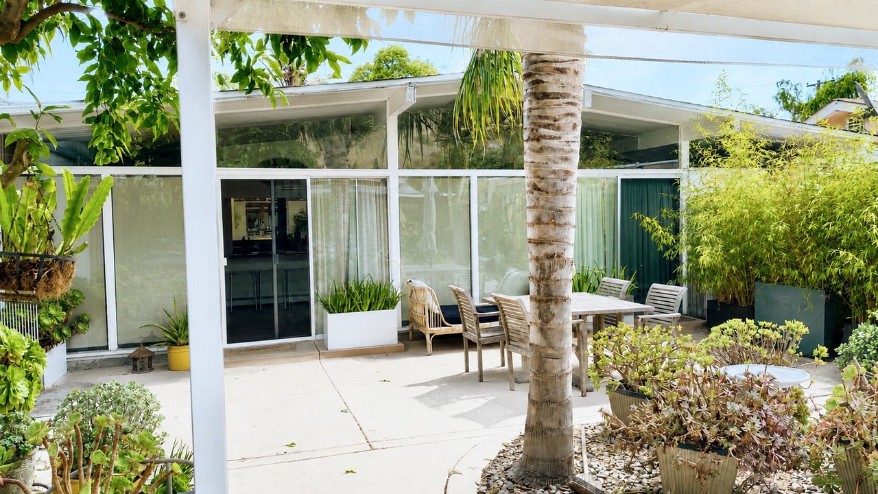 Photo of Outdoor in Loma Alta