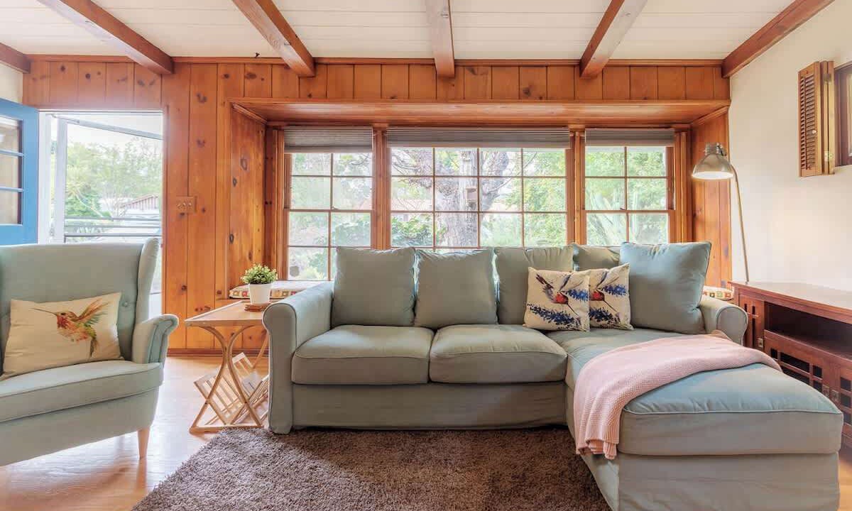 Photo of Livingroom in Van Nuys