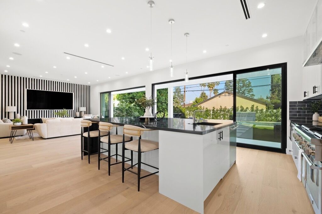 Photo of Kitchen in Encino