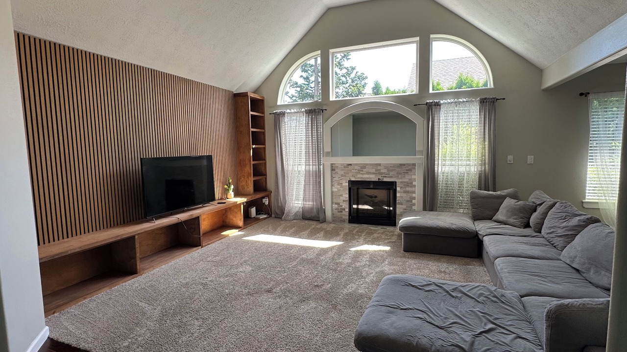 Photo of Livingroom in Troutdale
